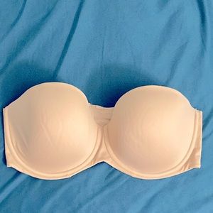 Cacique 46D Strapless bra
